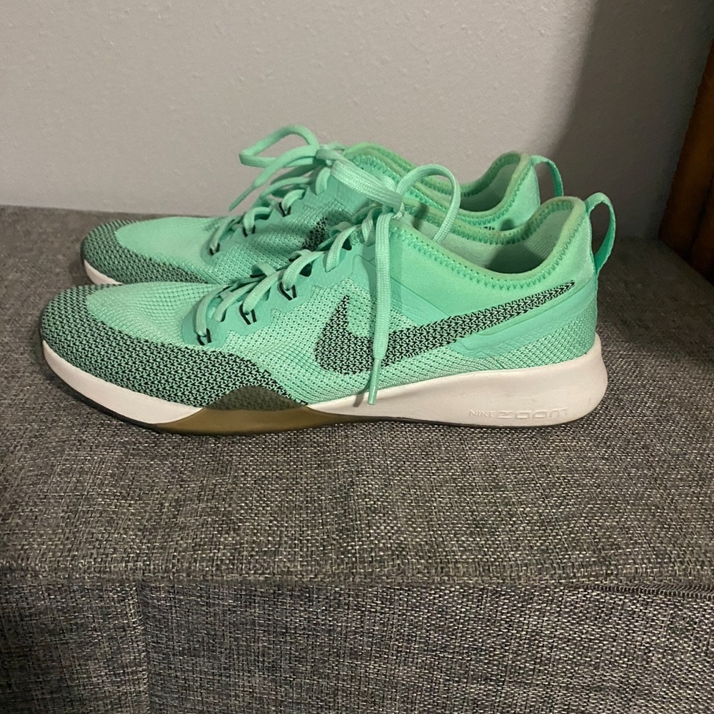 Nike Womens Air Zoom TR Dynamic Running Shoes